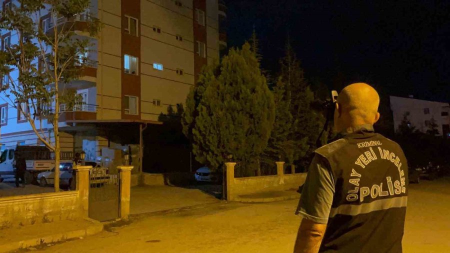 Karaman’da Bir Kadın Tartıştığı Dini Nikahlı Kocasını Bıçakladı