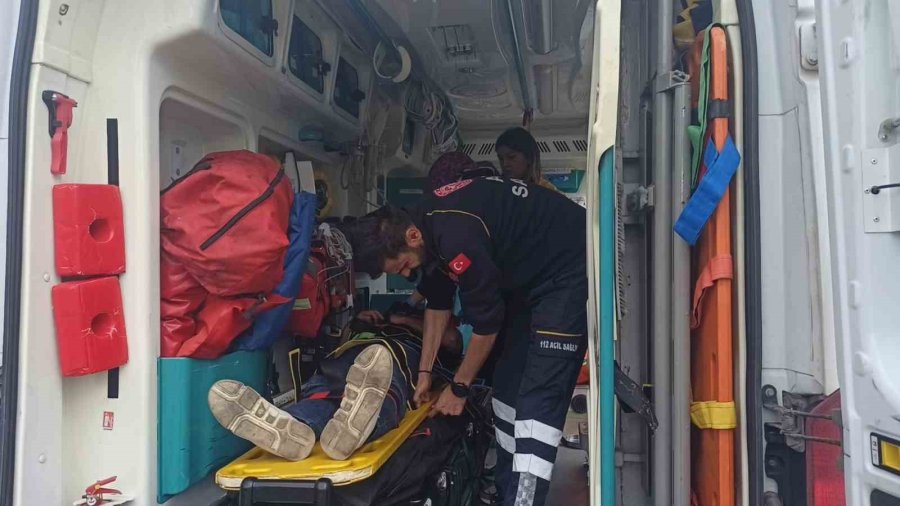 Konya’da Otomobil İle Motosiklet Çarpıştı: 1 Yaralı