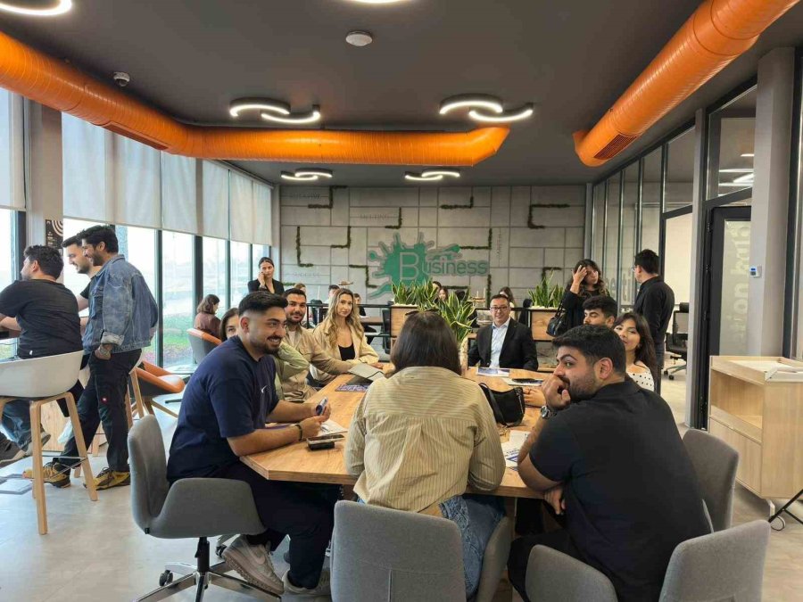 Mersin’de İş Dünyası Ve Gençler Aynı Çatıda Buluşuyor
