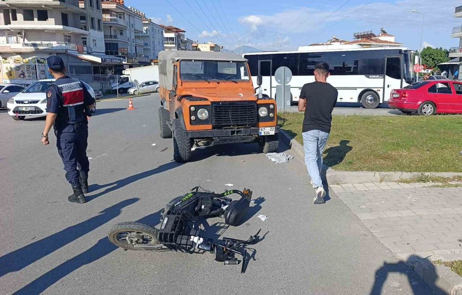 Kazadan Yaralı Kurtulan Sürücüye Araca Plaka Takmamaktan 46 Bin Tl Ceza