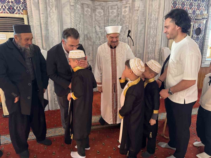 Kulu’da Bayram Namazında Camiler Doldu