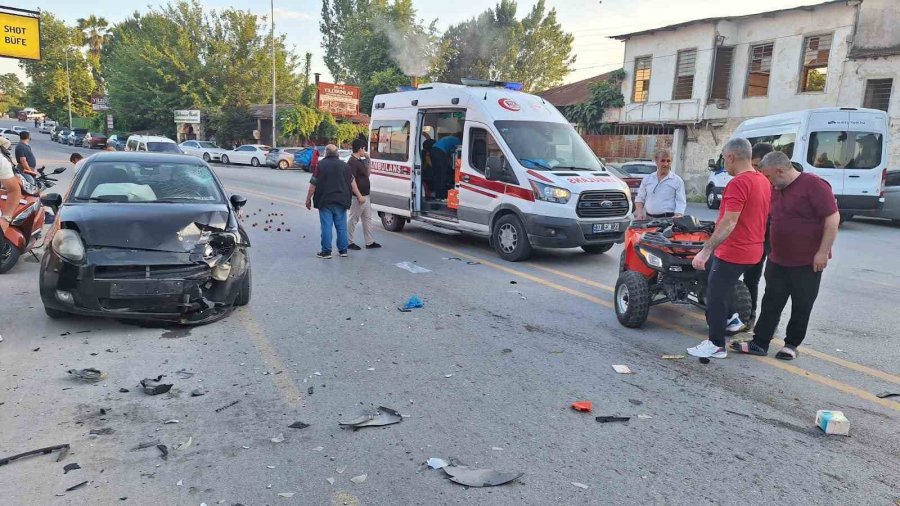 Otomobille Çarpışan Atv’nin Sürücüsü Yaralandı
