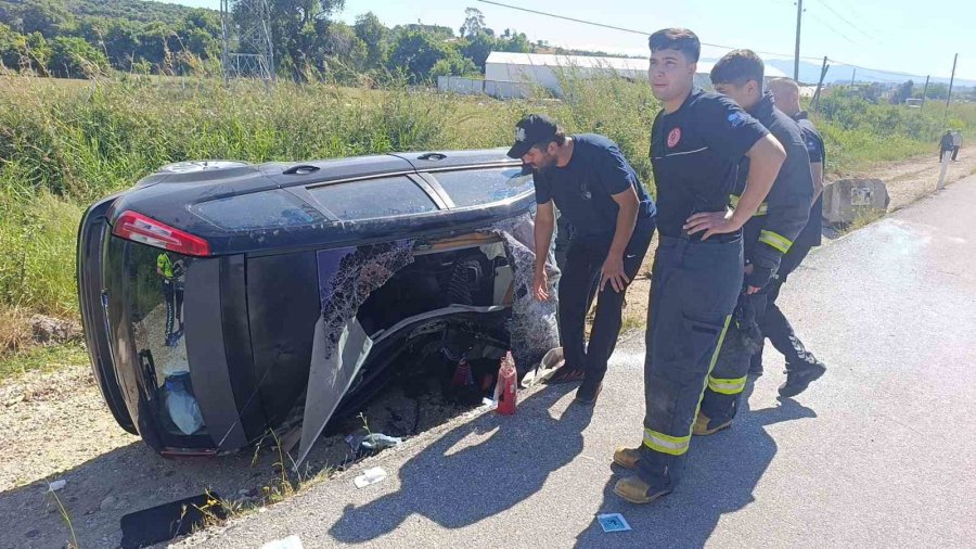Futbolcu Furkan Perker Bayram Tatili Yolunda Ailesiyle Kaza Geçirdi: 5 Yaralı