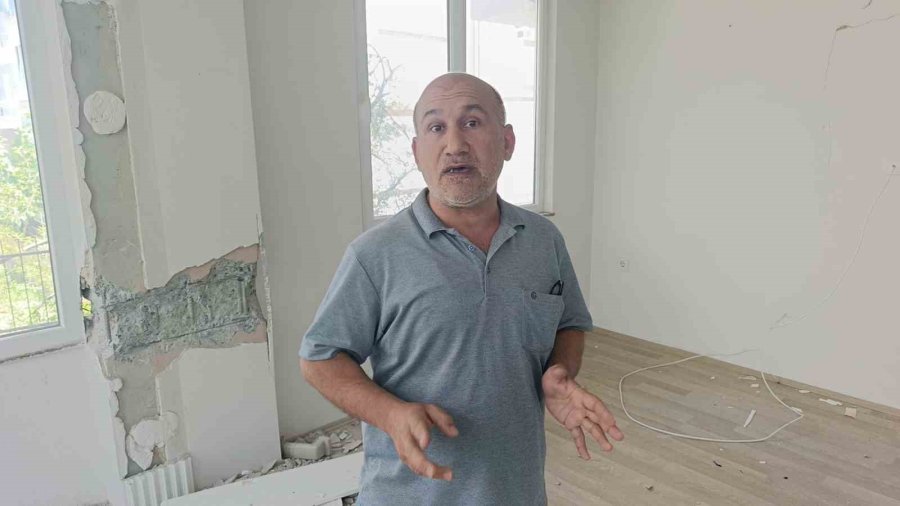Çatlaklardan Işık Görülen Apartmanda Korku Dolu Yaşam