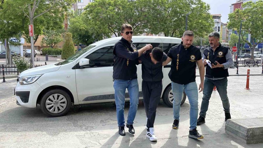 Annesinin Sevgilisini Öldürüp Kaçan Zanlı Yakalandı