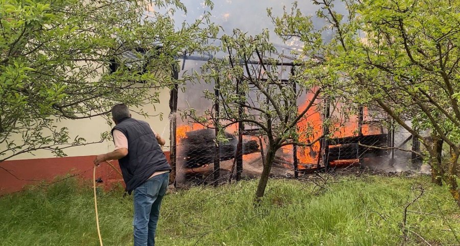 Baraka Ev Yangında Küle Döndü