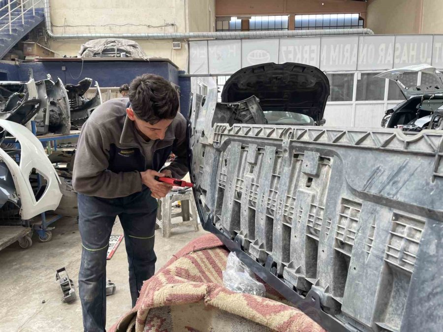 Sanayide Kaportacı, Ringde Dünya Şampiyonu