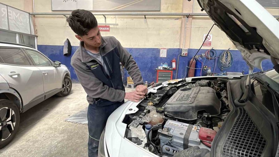 Sanayide Kaportacı, Ringde Dünya Şampiyonu