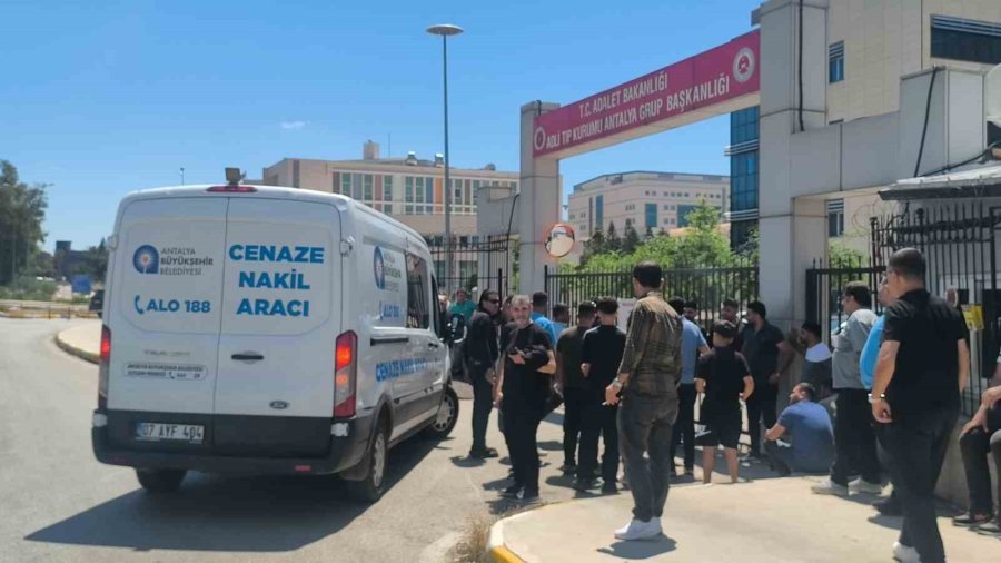 Bayram Ziyaretinden Dönen 16 Yaşındaki Çocuğun Hayatını Kaybettiği Kazanın Güvenlik Kamerası Ortaya Çıktı