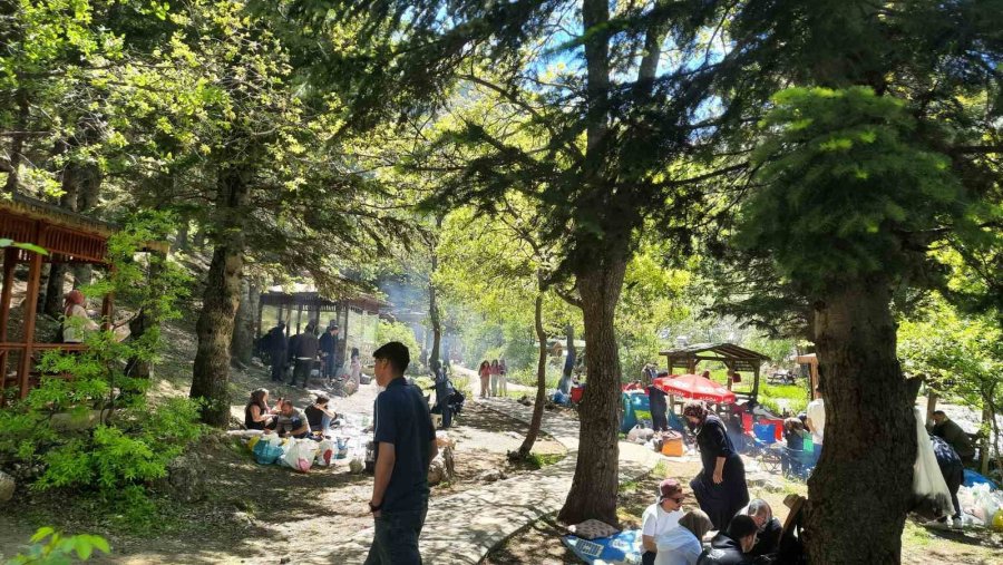 Aygırdibi Şelalesi 6 Bin Ziyaretçi Ağırladı