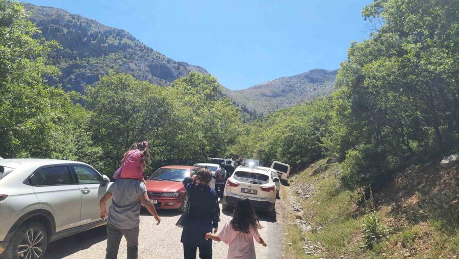 Aygırdibi Şelalesi 6 Bin Ziyaretçi Ağırladı