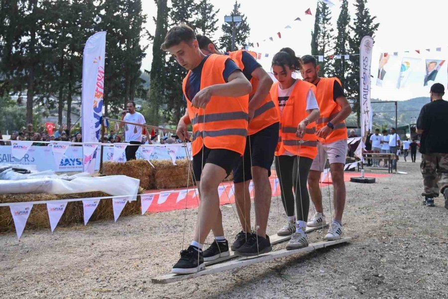 Köy Survivor’da 5 Yıldızlı Tatil İçin Kıyasıya Yarıştılar