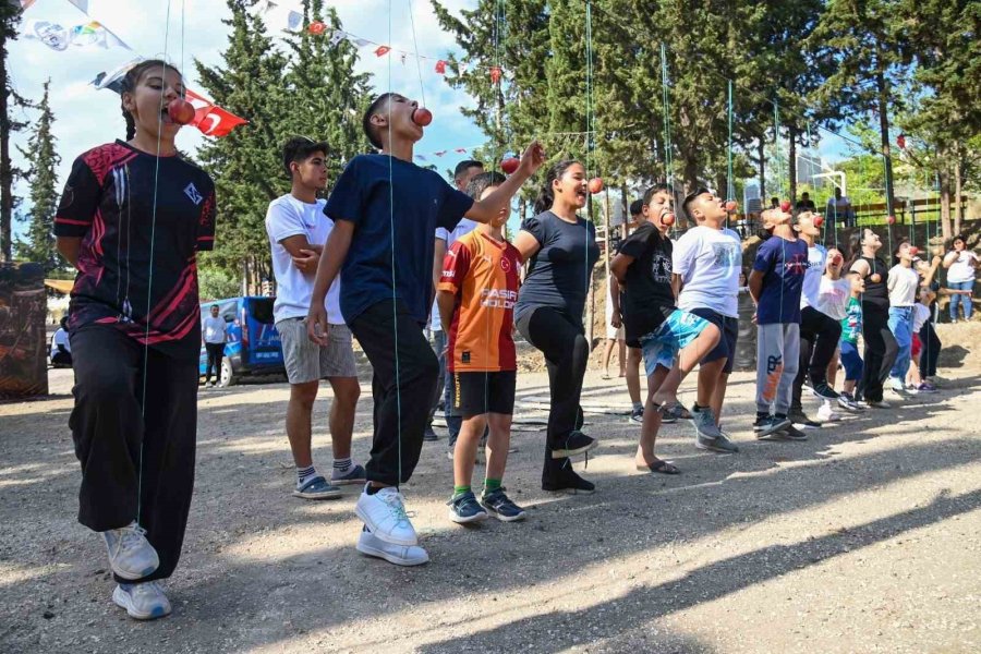 Köy Survivor’da 5 Yıldızlı Tatil İçin Kıyasıya Yarıştılar