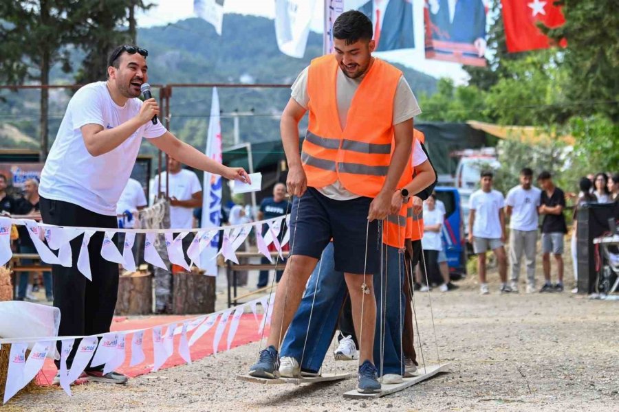 Köy Survivor’da 5 Yıldızlı Tatil İçin Kıyasıya Yarıştılar