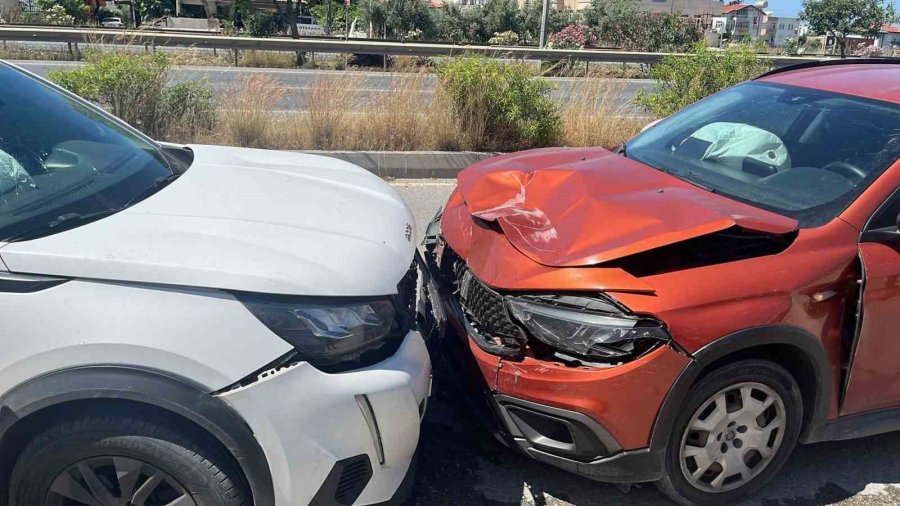 Kaza Yapan Kadın Sürücü Hem Ehliyetsiz, Hem De 2.79 Promil Alkollü Çıktı