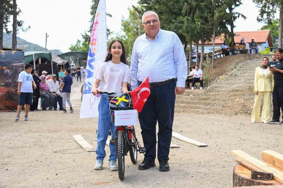 Köy Survivor’da 5 Yıldızlı Tatil İçin Kıyasıya Yarıştılar