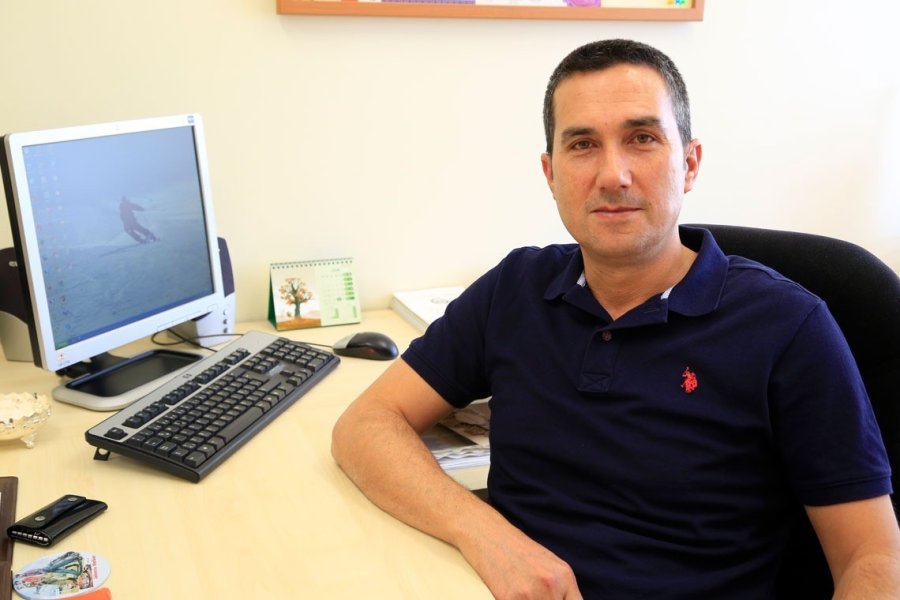 Sdü Öğretim Üyesi Üyesi Prof. Dr. İsmail Kır Trafik Kazasında Hayatını Kaybetti