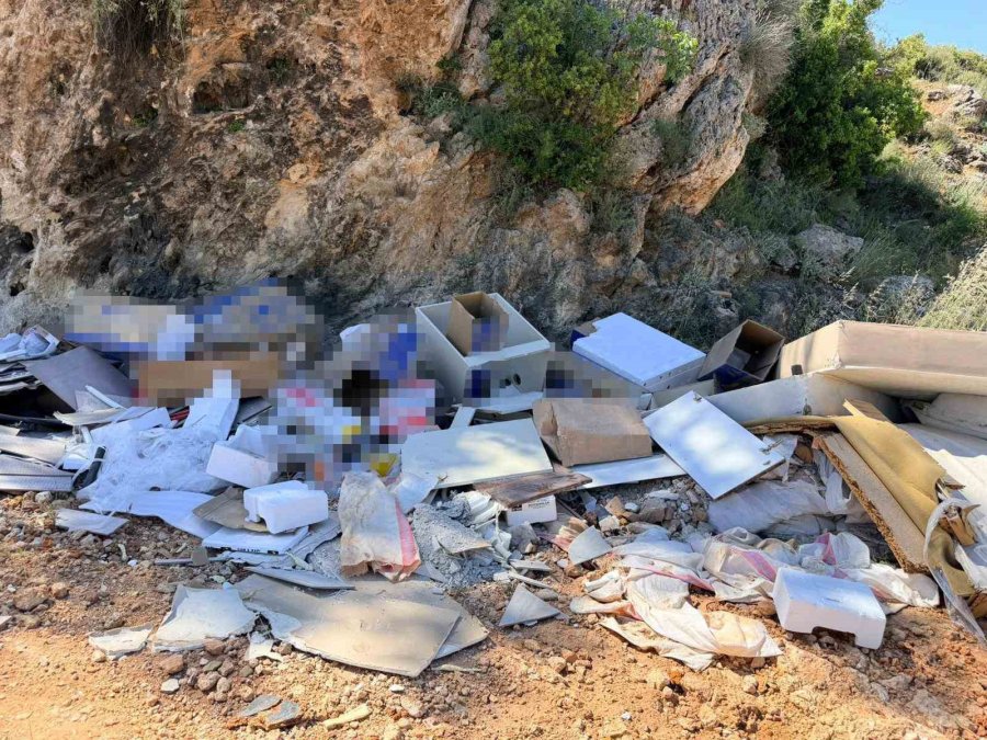 Kepez’de Çevreyi Kirletenlere Foto Kapanlı Takip