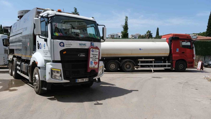 Asat Kanalizasyon Hattı Temizliği Ve Kapak Düzenleme Çalışmalarını Sürdürüyor