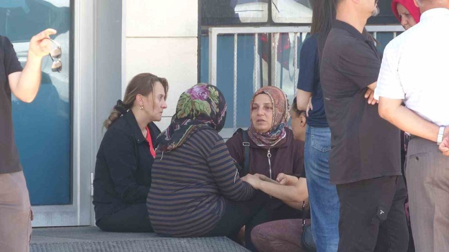 Evinde Ölü Olarak Bulunan 7 Aylık Hamile Hemşire İçin Gözyaşları Sel Oldu