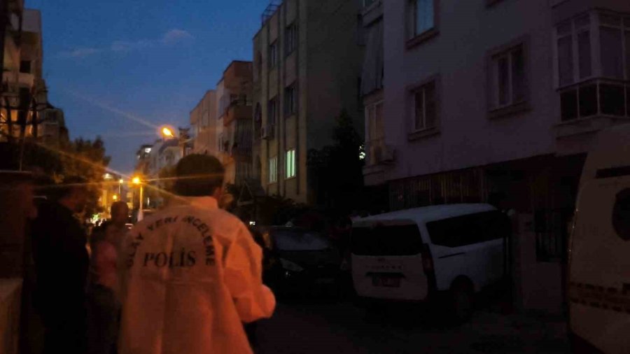 Evinde Ölü Olarak Bulunan 7 Aylık Hamile Hemşire İçin Gözyaşları Sel Oldu