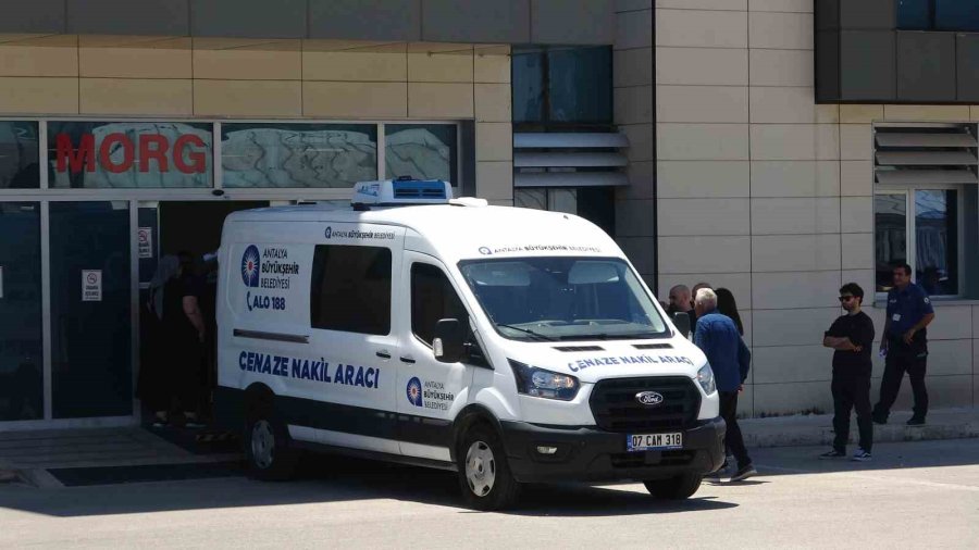 Evinde Ölü Olarak Bulunan 7 Aylık Hamile Hemşire İçin Gözyaşları Sel Oldu