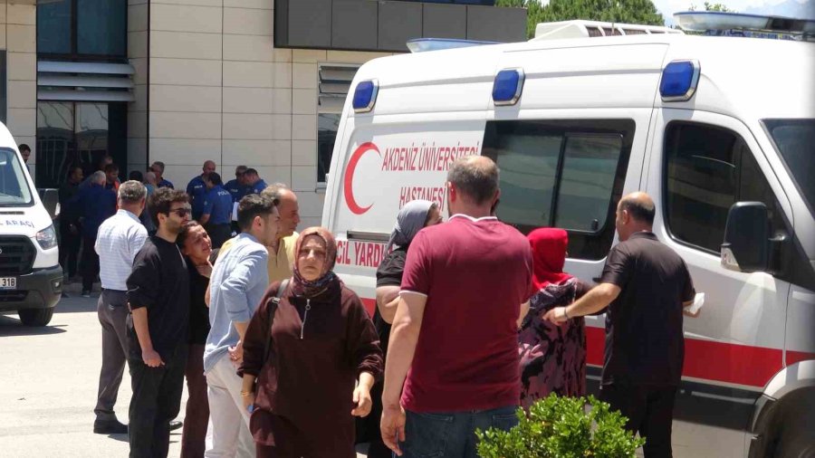 Evinde Ölü Olarak Bulunan 7 Aylık Hamile Hemşire İçin Gözyaşları Sel Oldu