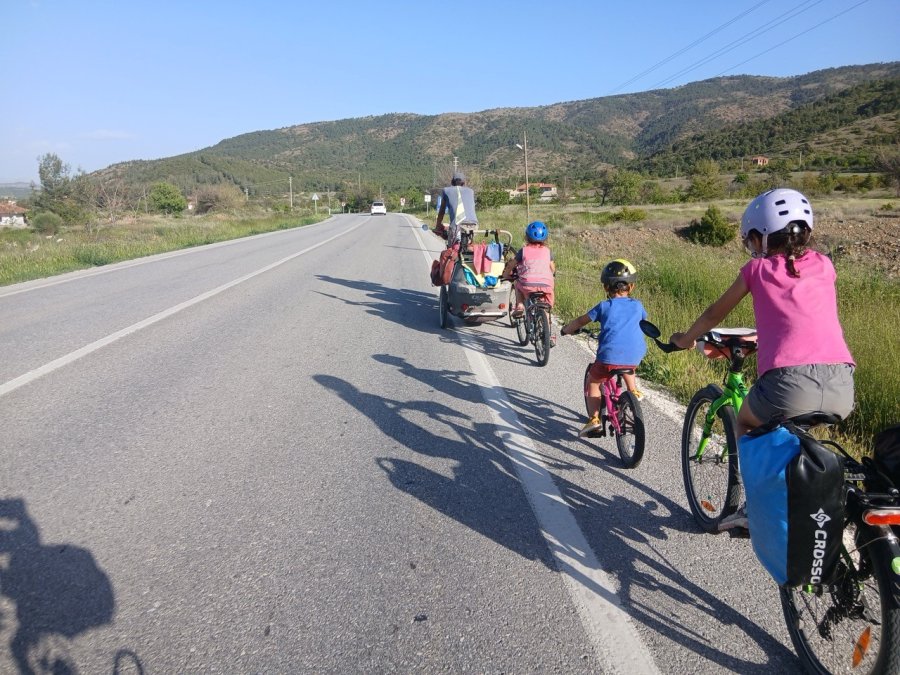 Fransız Aile, Bisikletle Dünya Turu Kapsamında Konya’ya Ulaştı