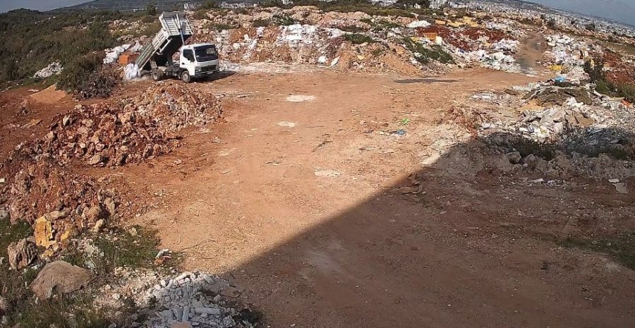 Çevreyi Kirletenler Fotokapan Kamerasına Böyle Yakalandı
