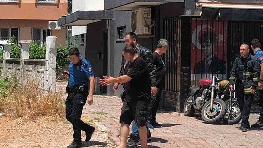 "ben Söz Verdim Mi Tutarım" Deyip Üzerine Benzin Dökerek İş Yerine Kendini Kilitledi