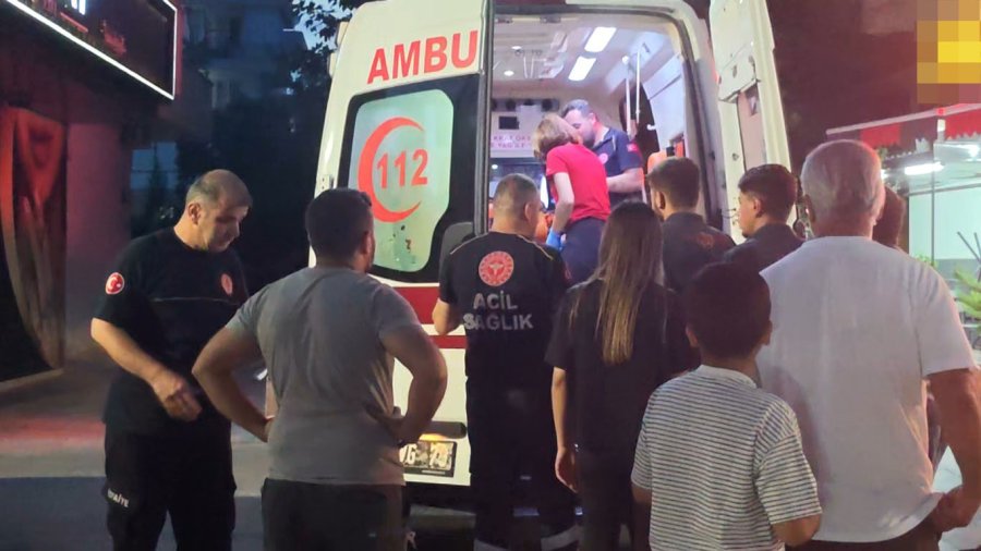 İş Yerinde Yük Asansöründen Düşen Dönerci Hastanelik Oldu