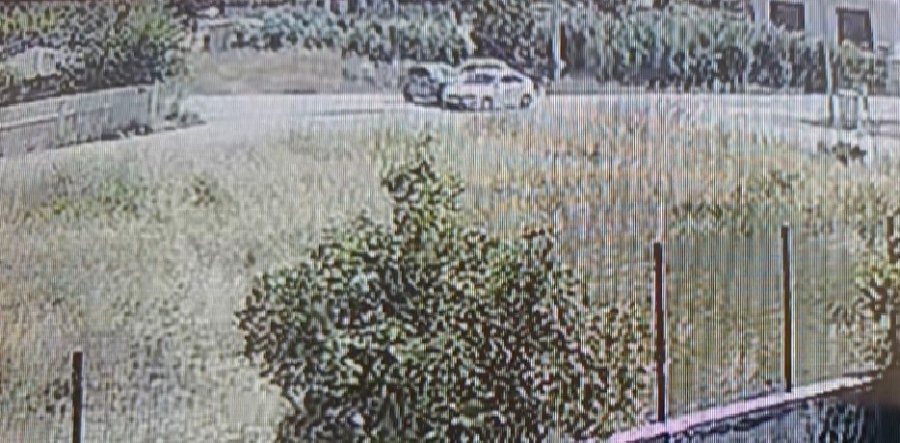 Kontrolsüz Kavşakta Çarpışan Otomobillerin Sürücüleri Yaralandı