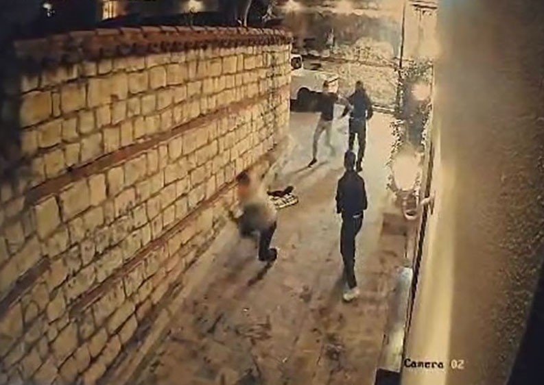 "müşteriler Rahatsız Oluyor" Uyarısının Sonu Ölüm Oldu