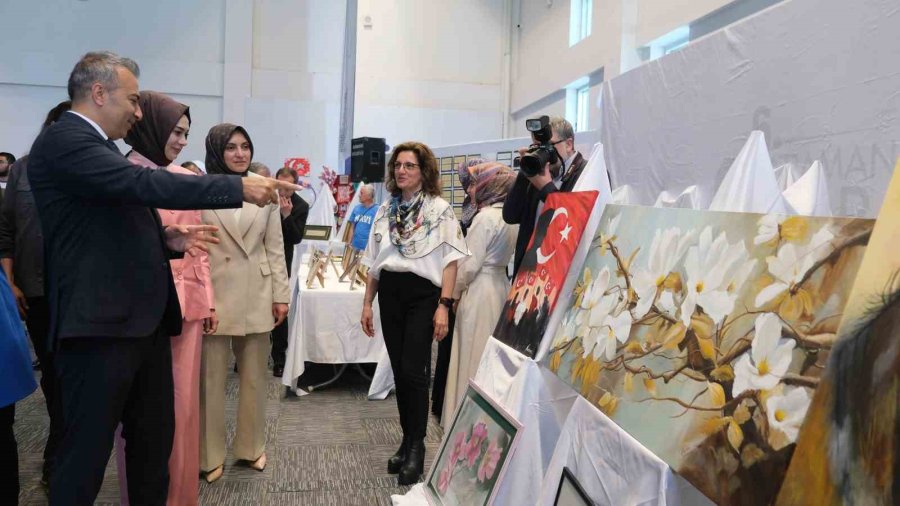 Karaman’da "hayat Boyu Öğrenme Haftası" Sergisi Açıldı