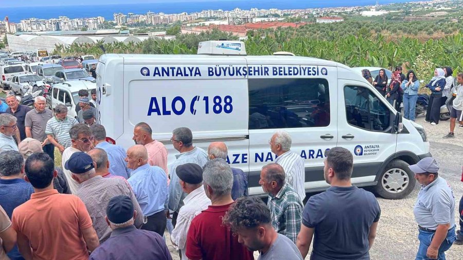 Denizli’deki Faciada Hayatını Kaybeden Hayriye Arıkan, Alanya’da Son Yolculuğuna Uğurlandı