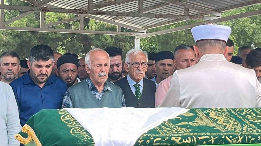 Denizli’deki Faciada Hayatını Kaybeden Hayriye Arıkan, Alanya’da Son Yolculuğuna Uğurlandı