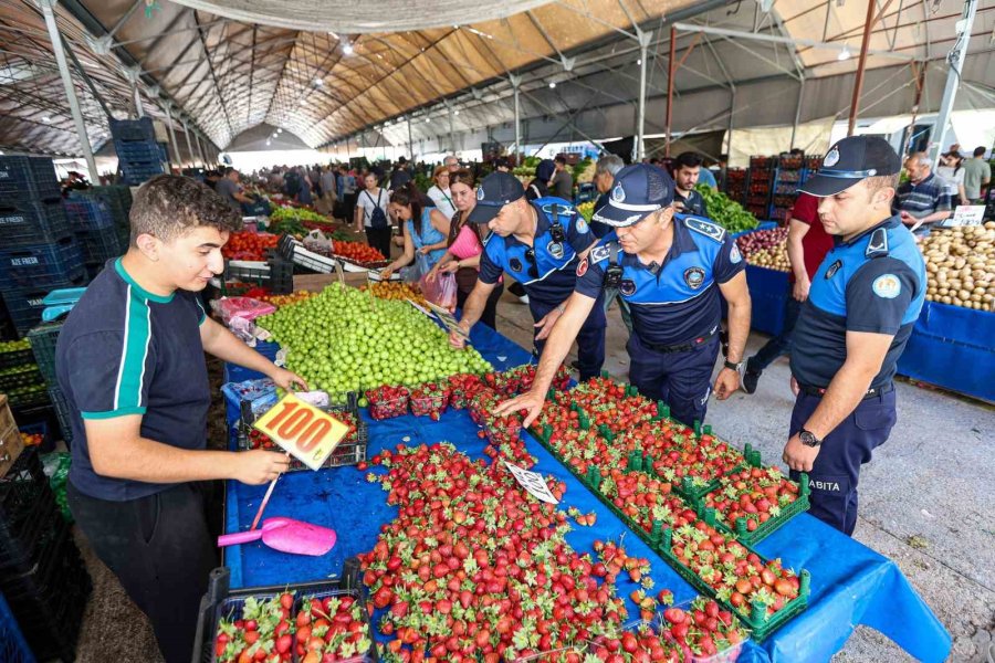 Mezitli Zabıtasından Semt Pazarlarında Sıkı Denetim