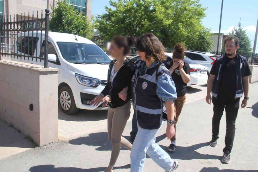 Konya’da Sahte Altın Dolandırıcıları Adliyeye Sevk Edildi