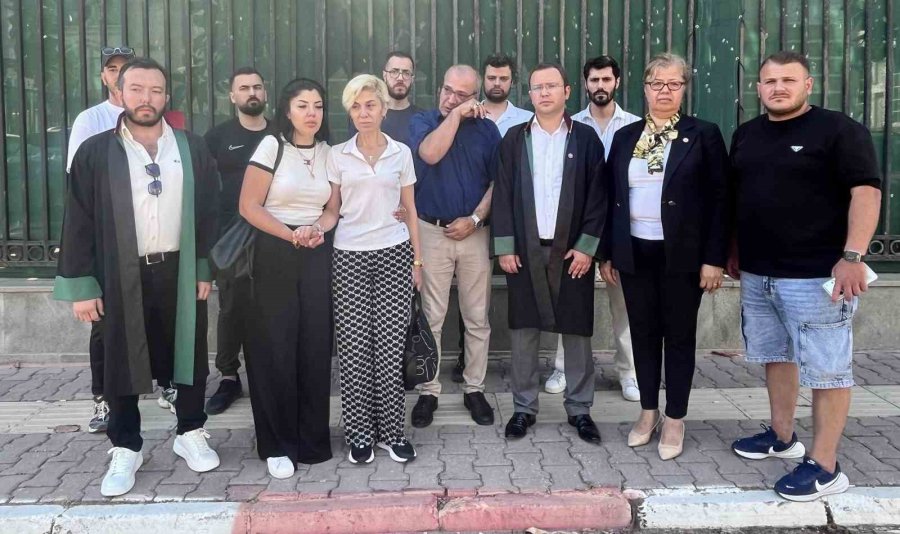 Gürültü Uyarısında Öldürülen Gencin Annesi "oğluma Damatlık Değil Kefen Giydirdim" Deyip Gözyaşı Döktü