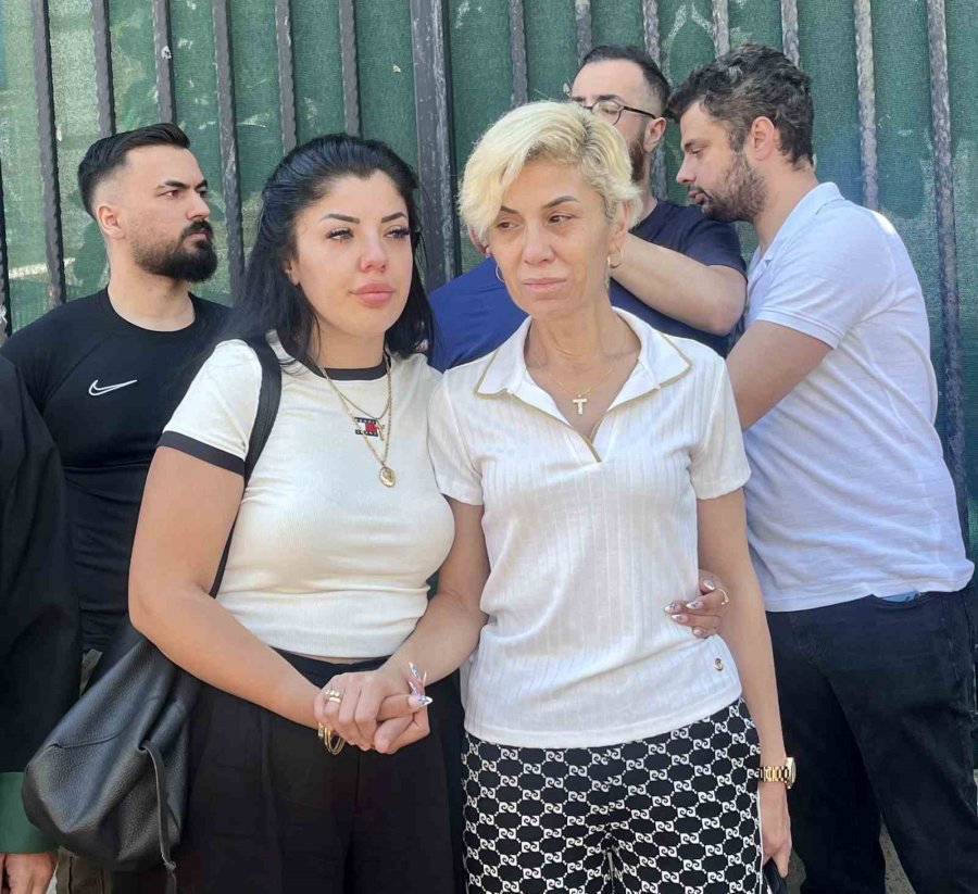 Gürültü Uyarısında Öldürülen Gencin Annesi "oğluma Damatlık Değil Kefen Giydirdim" Deyip Gözyaşı Döktü