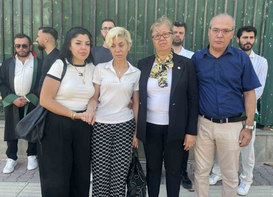 Gürültü Uyarısında Öldürülen Gencin Annesi "oğluma Damatlık Değil Kefen Giydirdim" Deyip Gözyaşı Döktü