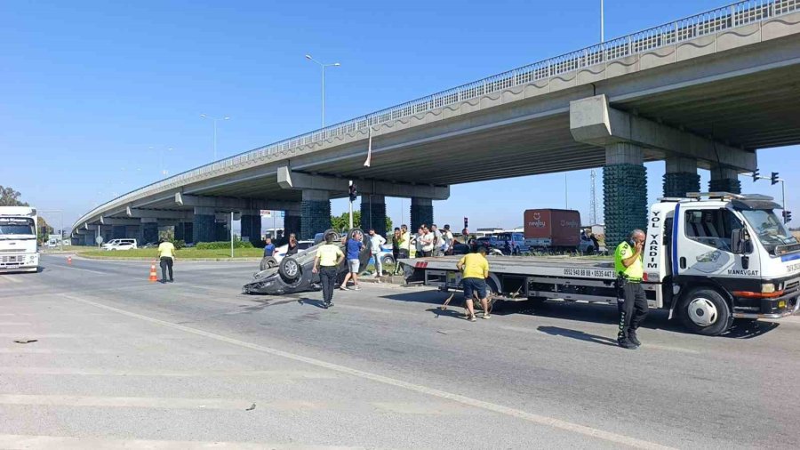Ters Dönen Araçtan Burnu Bile Kanamadan Çıktı