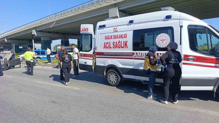 Ters Dönen Araçtan Burnu Bile Kanamadan Çıktı