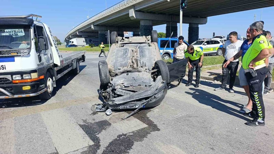 Ters Dönen Araçtan Burnu Bile Kanamadan Çıktı