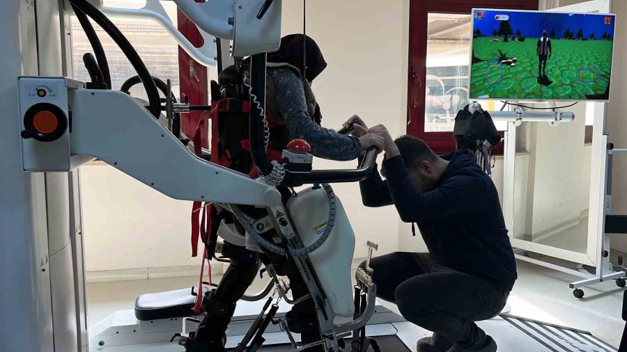 Konya’da Felç Hastalar İçin Yürüme Robotu Kapasitesi Arttı