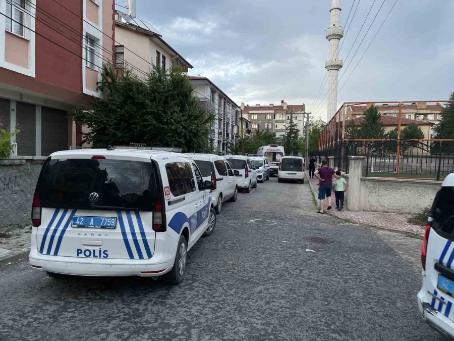 Kocası Tarafından Bıçaklanan Kadın Ağır Yaralandı