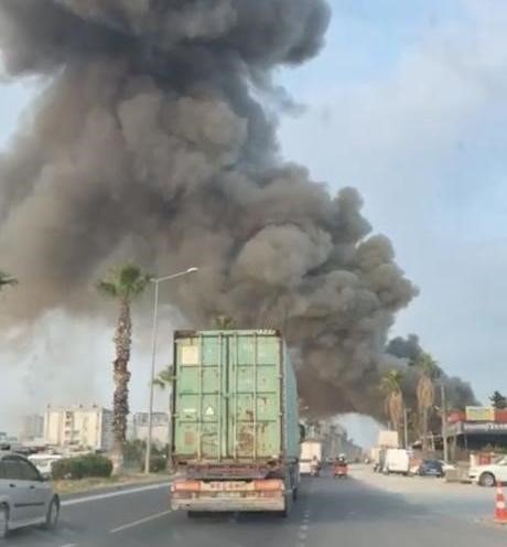 Tarsus’ta Atölyede Çıkan Yangın Korkuttu