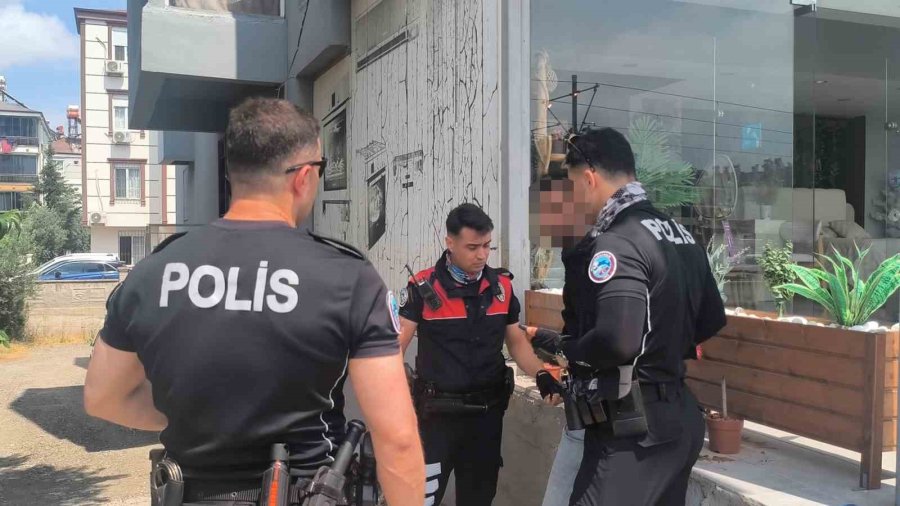 Polisi Görünce Kaçmak İstedi, 34 Dosyadan 23 Yıl Hapis Cezası İle Arandığı Ortaya Çıktı