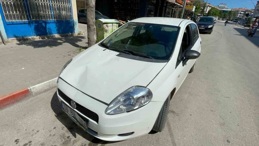 Otomobilin Çarptığı Yayanın 10 Metre Savrulduğu Anlar Kameraya Yansıdı