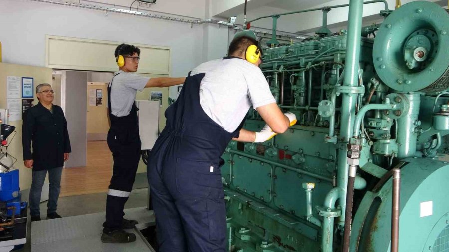 Denizcilikte Geleceğin Kaptan Ve Mühendisleri Bu Okulda Yetişiyor